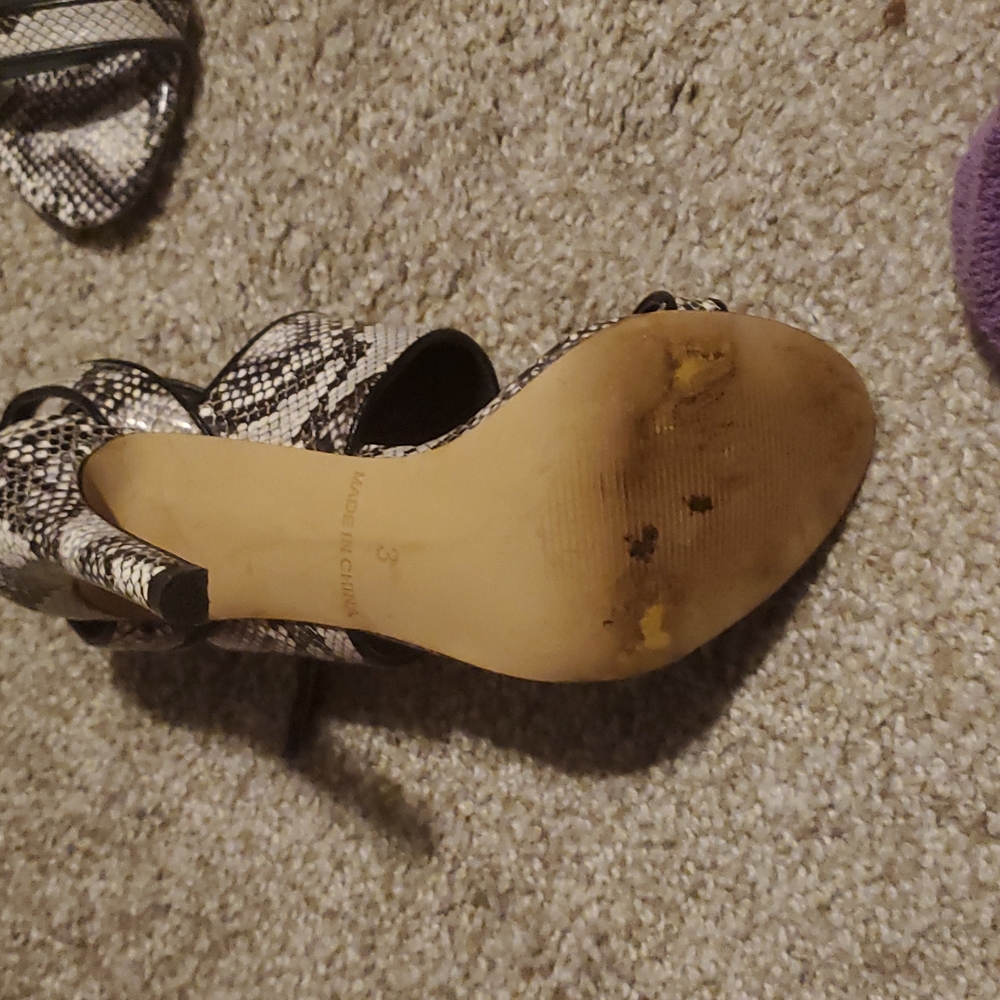High Heels - Picture 2 of 3